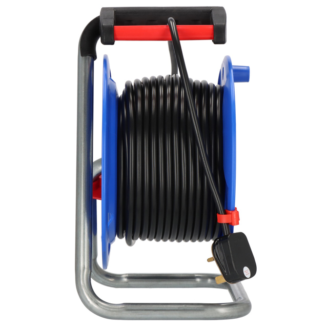  UK3-way Socket Outlet Cable Reel 